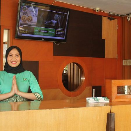 Hotel Grand Karawang Indah Kültér fotó