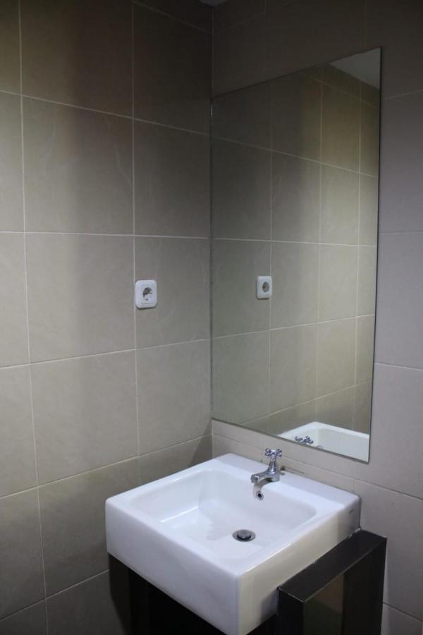 Hotel Grand Karawang Indah Kültér fotó