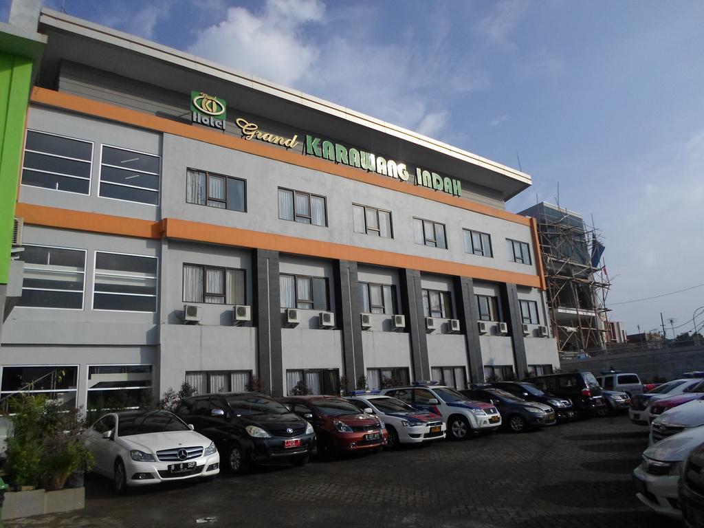 Hotel Grand Karawang Indah Kültér fotó