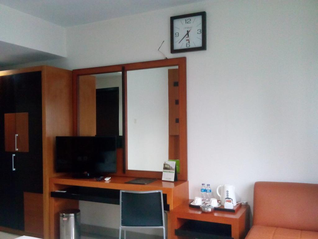 Hotel Grand Karawang Indah Szoba fotó